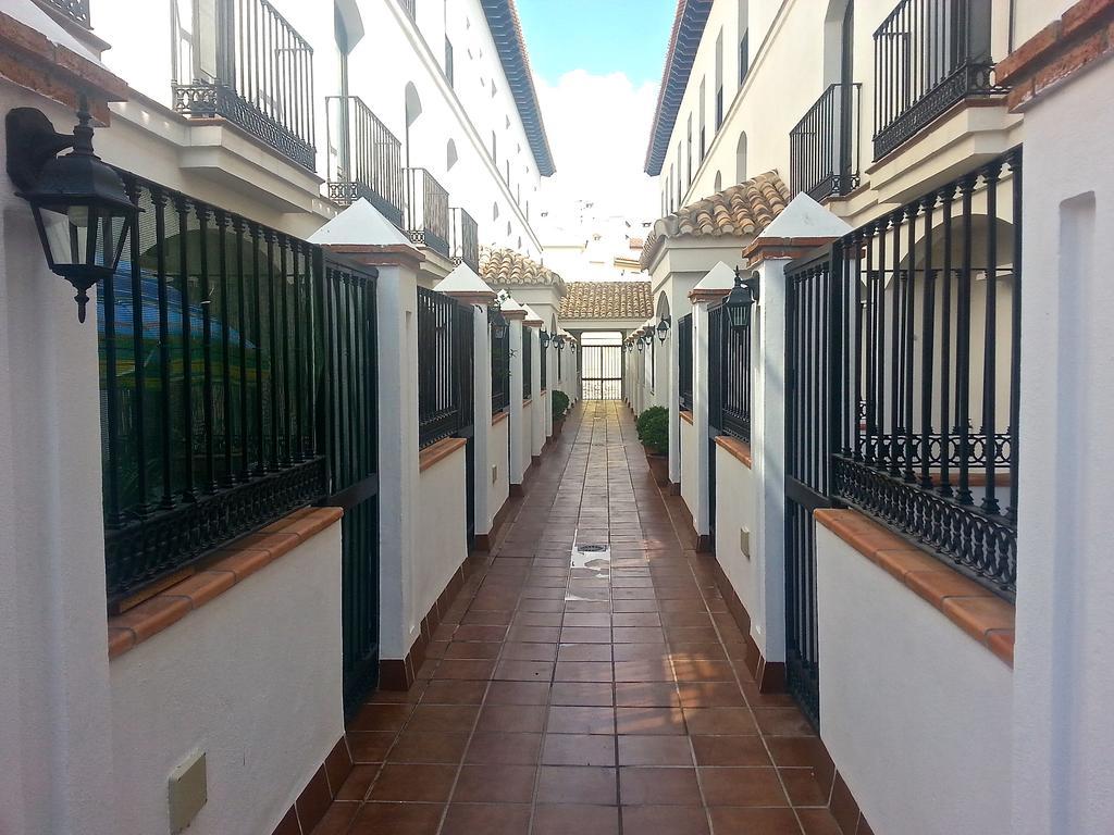 Velez Apartment Velez de Benaudalla Bagian luar foto
