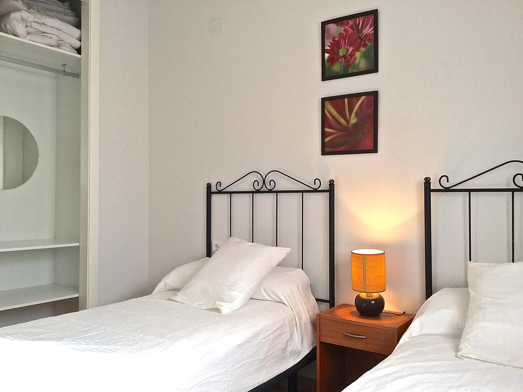 Velez Apartment Velez de Benaudalla Bagian luar foto