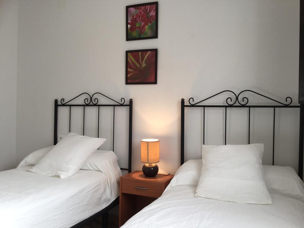 Velez Apartment Velez de Benaudalla Bagian luar foto